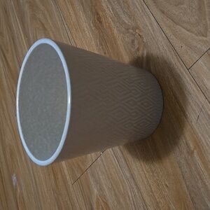 Tan 5 inch pot